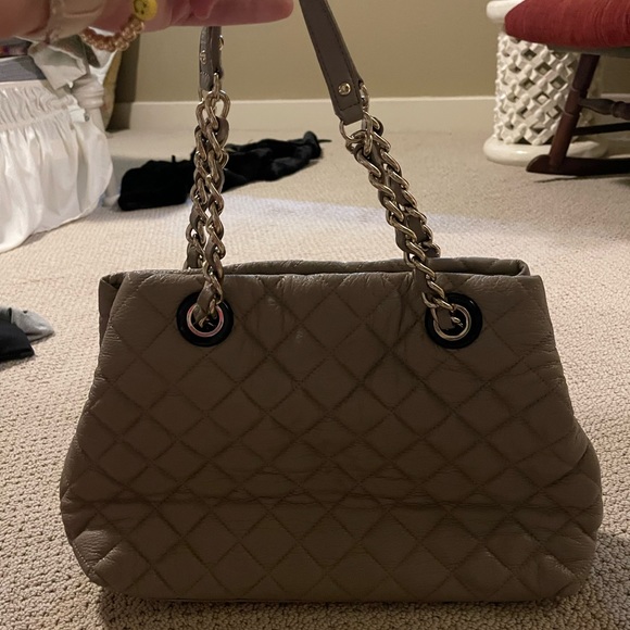 Kate Spade quilted pebbled patent leather tote - Picture 8 of 9